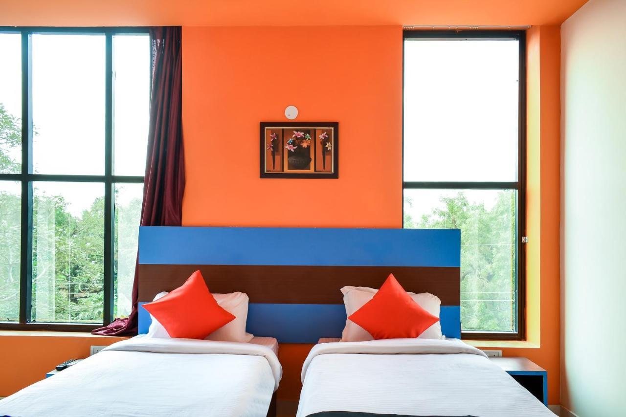 Capital O 67249 Hotel Planet Bhubaneswar Buitenkant foto