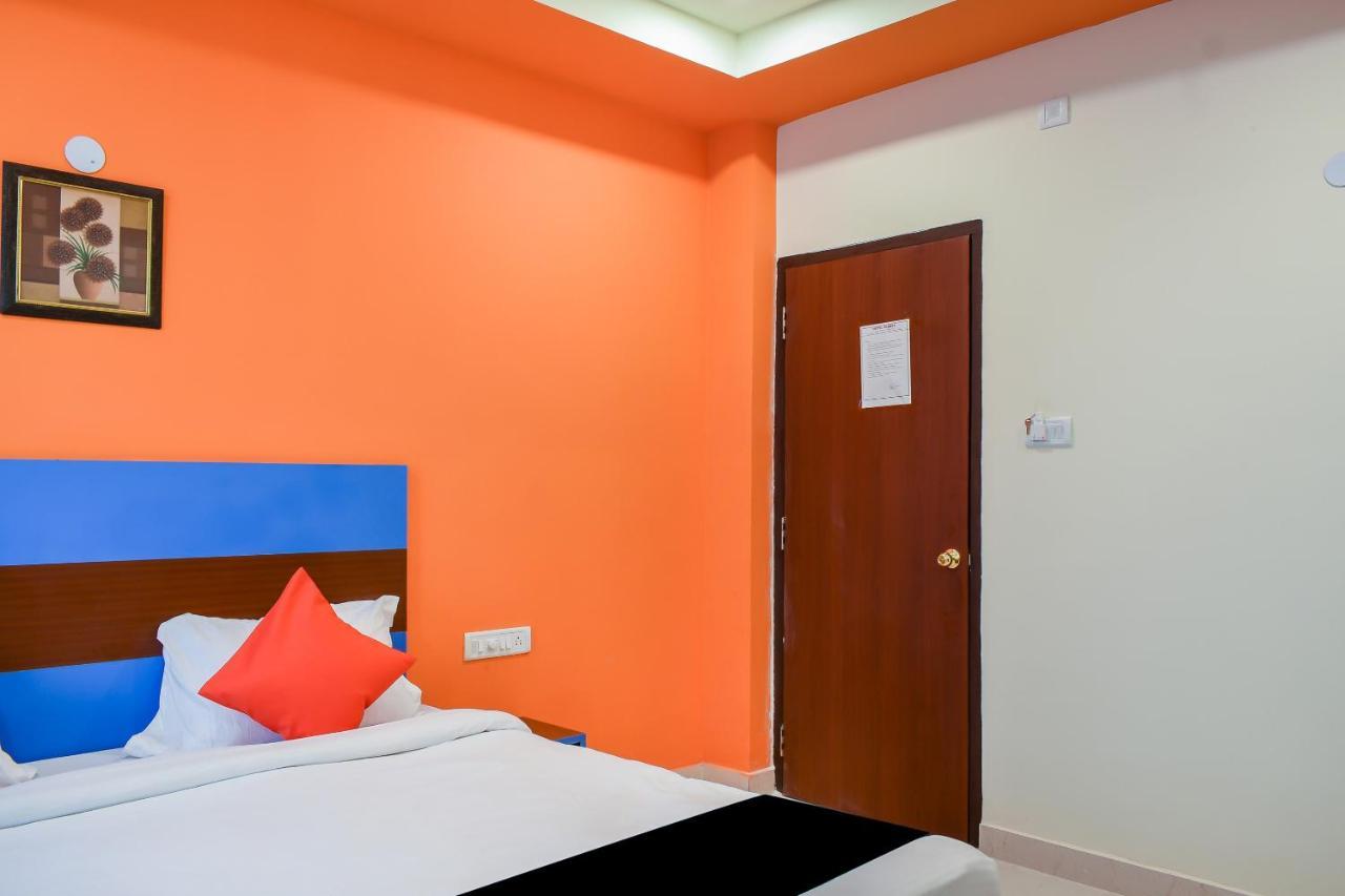 Capital O 67249 Hotel Planet Bhubaneswar Buitenkant foto
