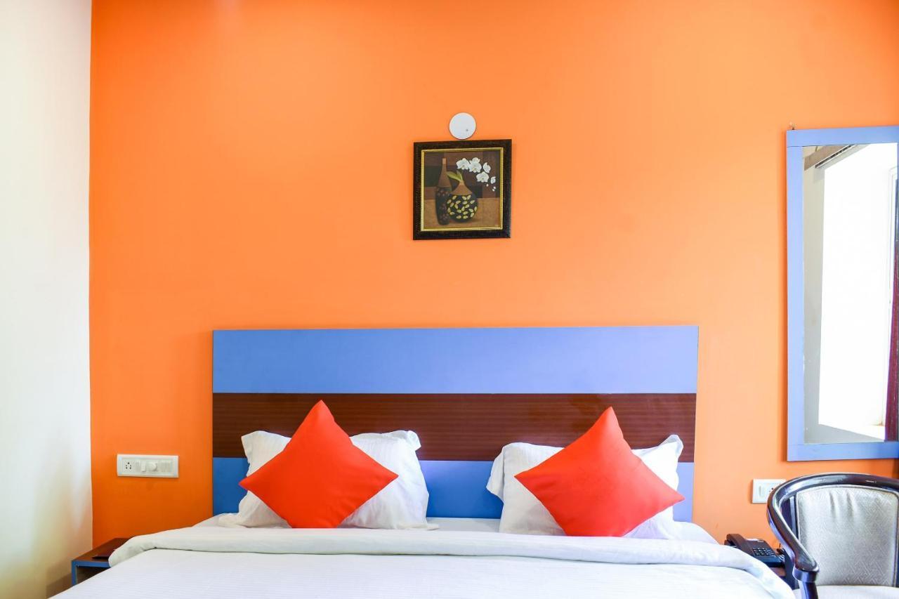 Capital O 67249 Hotel Planet Bhubaneswar Buitenkant foto
