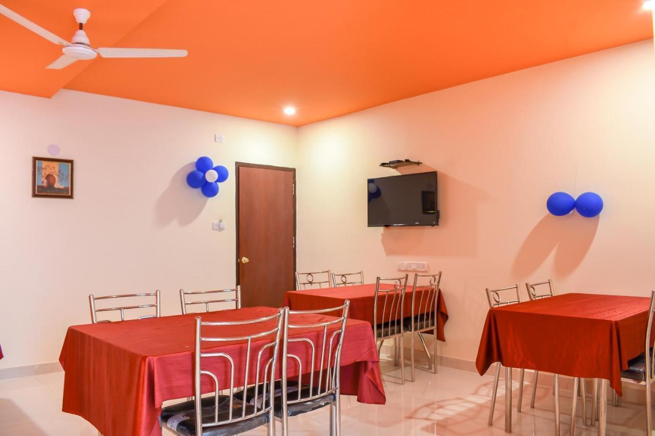 Capital O 67249 Hotel Planet Bhubaneswar Buitenkant foto