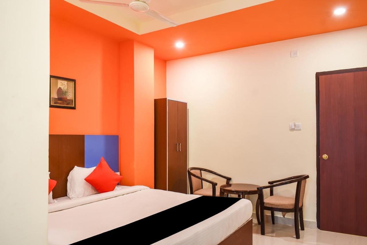 Capital O 67249 Hotel Planet Bhubaneswar Buitenkant foto
